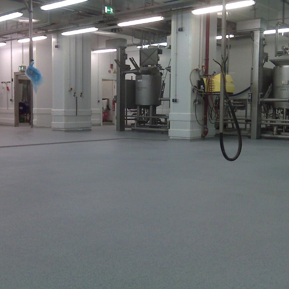 Plastifloor MMA 418 Broadcast coarse for wet areas (R12-R13)