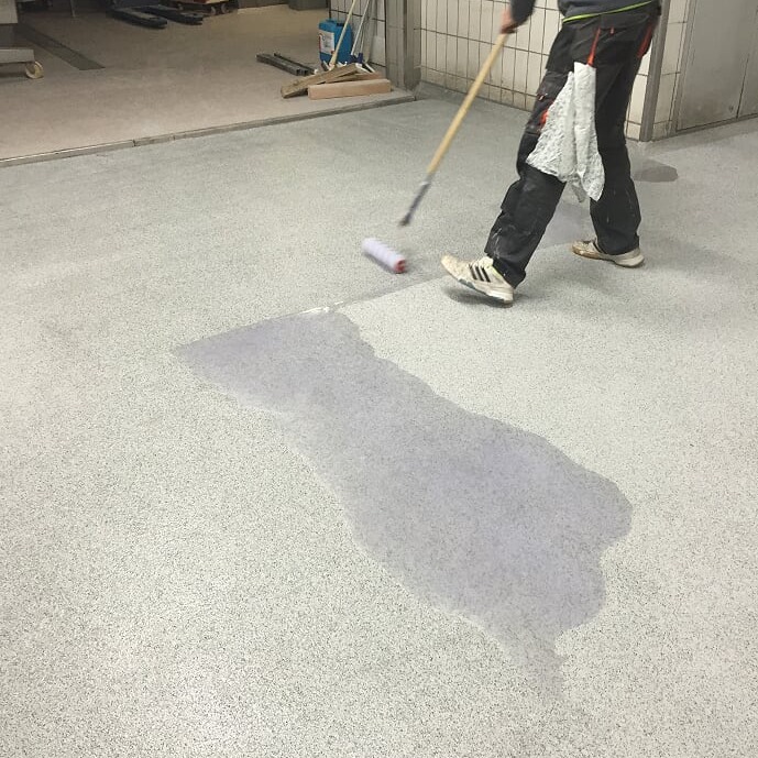 Plastifloor MMA 418 Broadcast coarse for dry areas (R11)